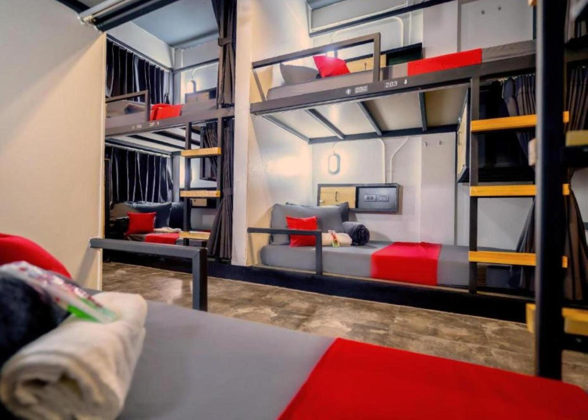 Episode 11 Hostel Sukhumvit Bangkok Ngoại thất bức ảnh